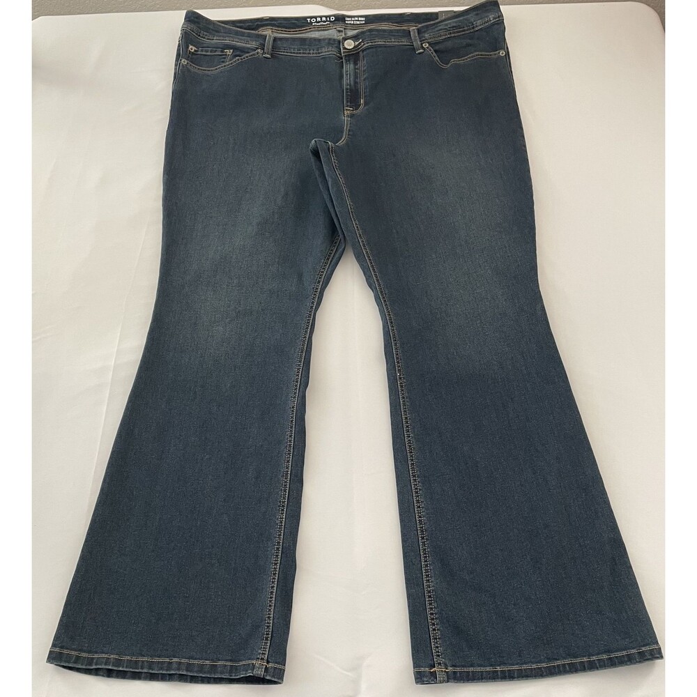 NWT Torrid Luxe Slim Boot Super Stretch Blue Jeans Women Size 26T-(C)